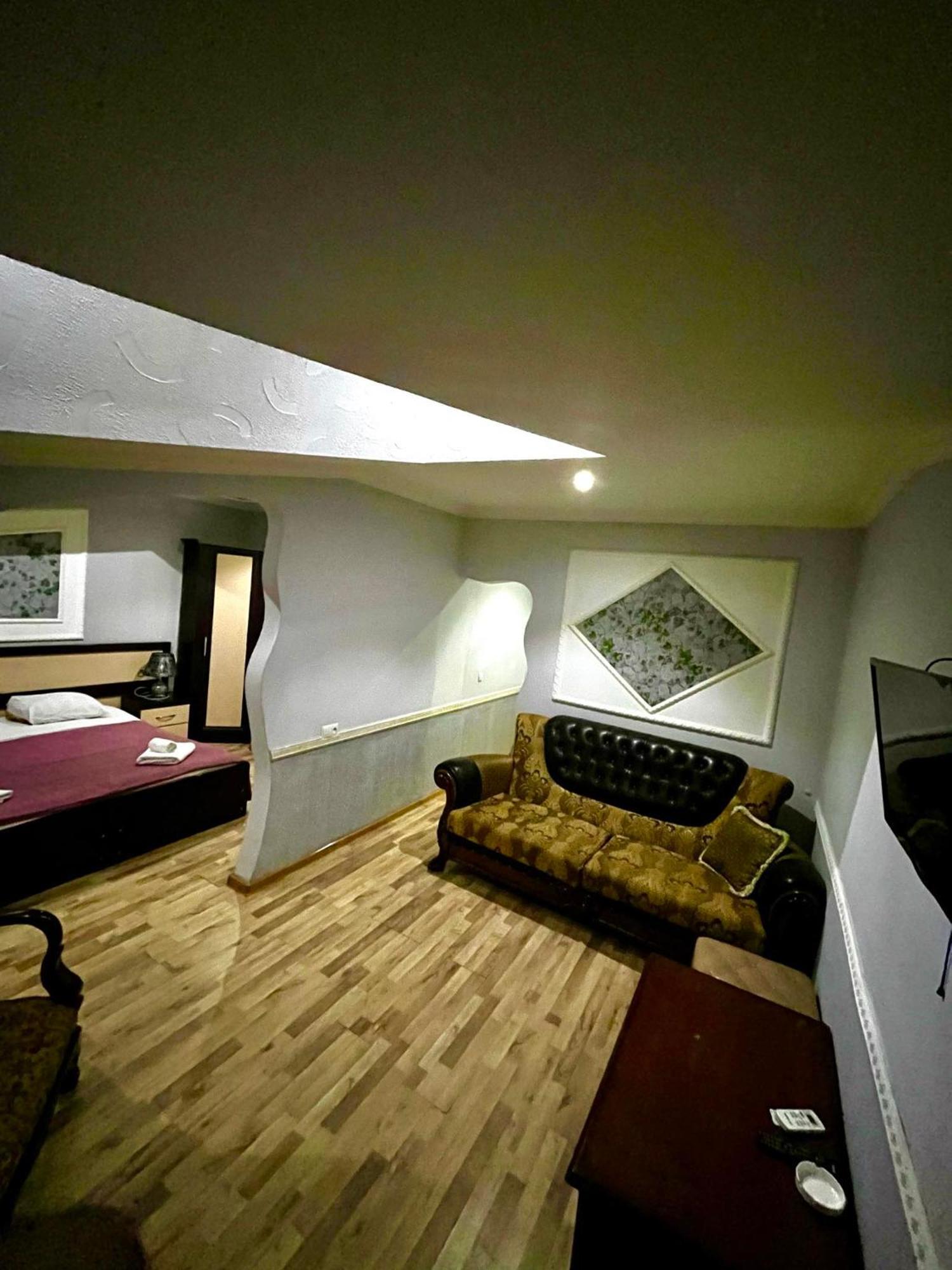 B&B Europa Hotel Kutaisi Esterno foto
