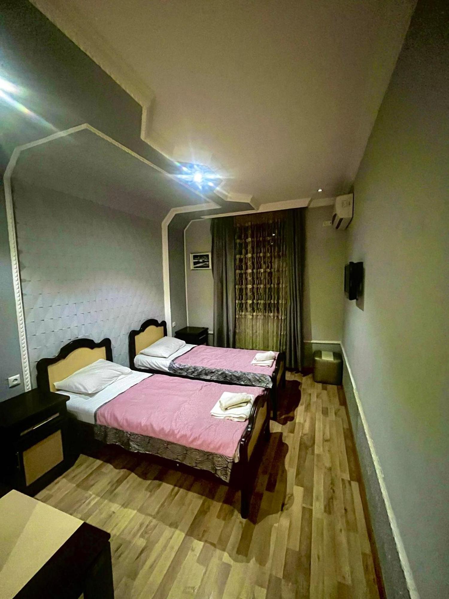 B&B Europa Hotel Kutaisi Esterno foto