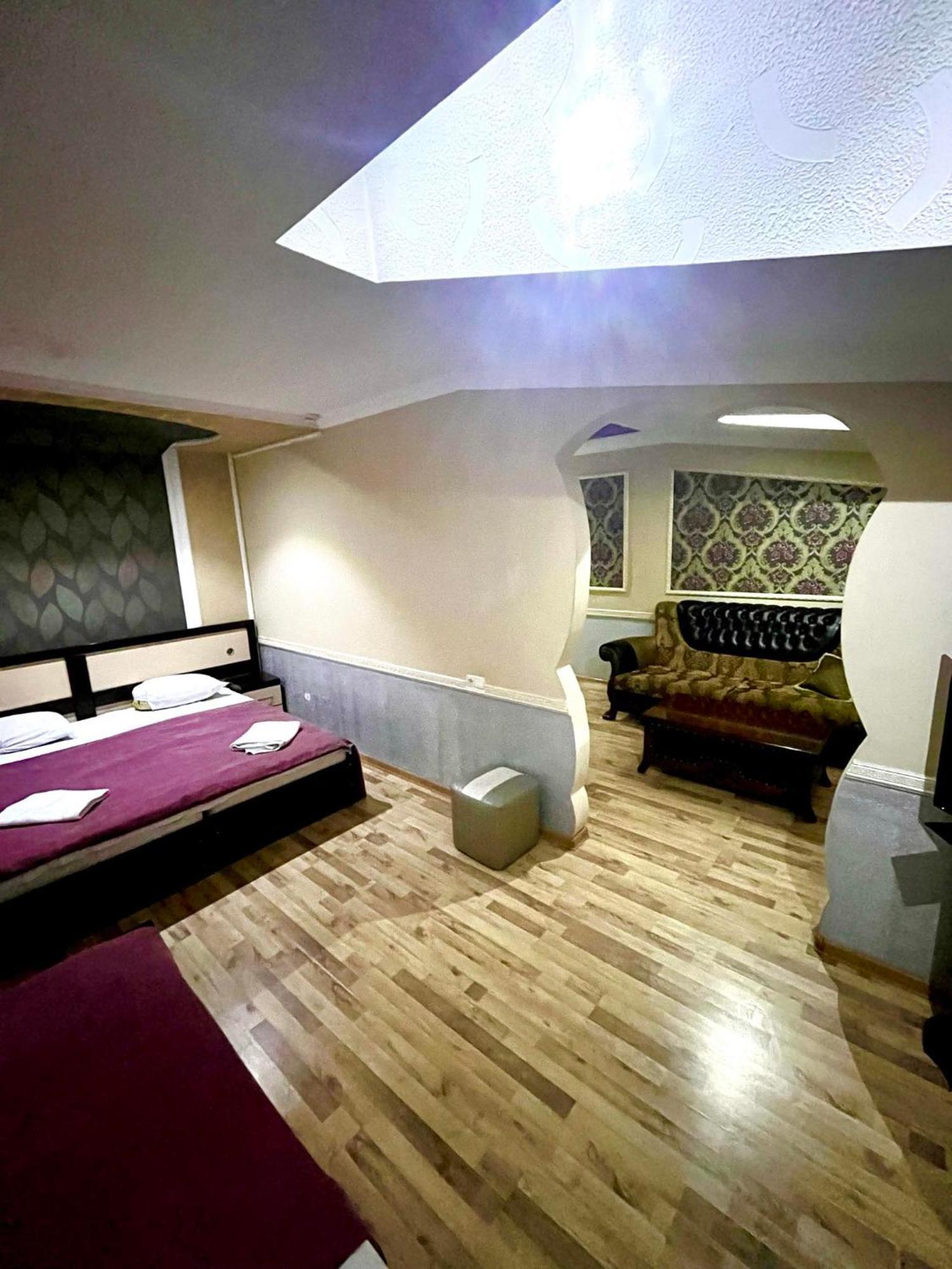 B&B Europa Hotel Kutaisi Esterno foto