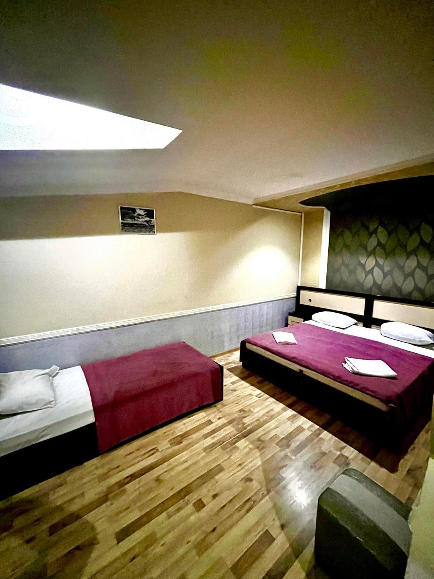 B&B Europa Hotel Kutaisi Esterno foto