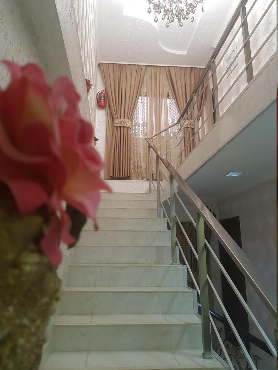 B&B Europa Hotel Kutaisi Esterno foto