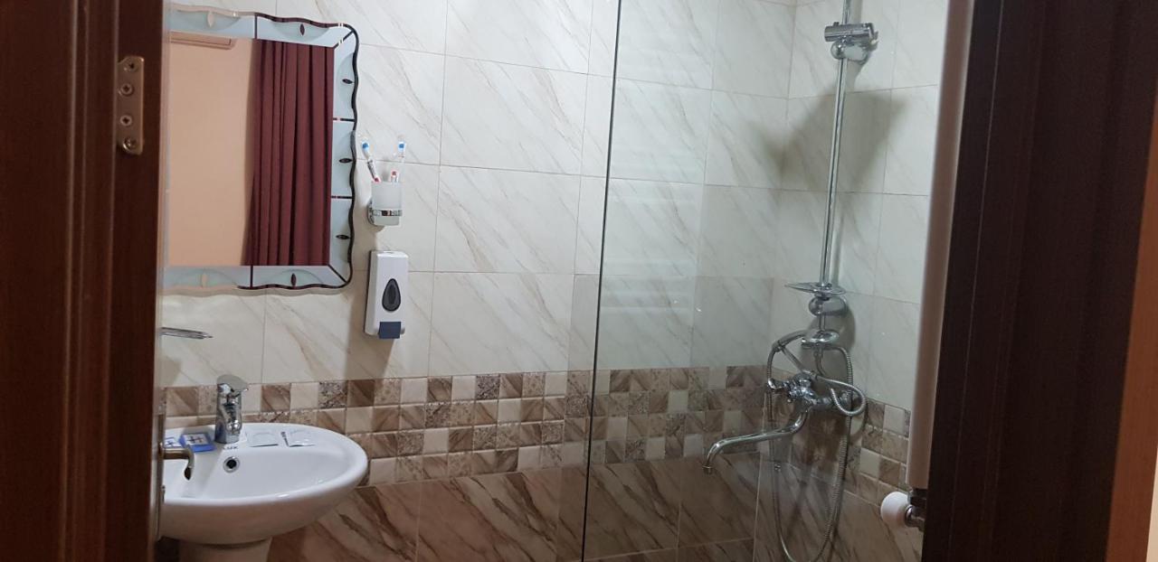 B&B Europa Hotel Kutaisi Esterno foto